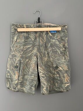 adidas Men's Olive Green Camouflage Cargo Shorts | Size 30 | Vintage